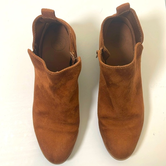 SO Brown Suede Booties Size 9 - Picture 1 of 10